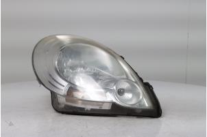 Gebruikte Koplamp rechts Renault Kangoo Express (FW) 1.5 dCi 105 FAP Prijs € 75,00 Margeregeling aangeboden door Snuverink Autodemontage