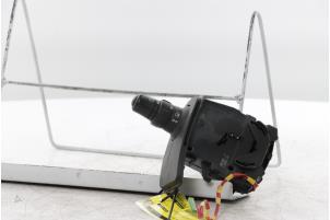 Gebruikte Licht Schakelaar Renault Kangoo Express (FW) 1.5 dCi 105 FAP Prijs € 50,00 Margeregeling aangeboden door Snuverink Autodemontage