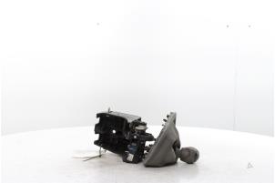 Gebruikte Versnellingspook Renault Kangoo Express (FW) 1.5 dCi 105 FAP Prijs € 95,00 Margeregeling aangeboden door Snuverink Autodemontage