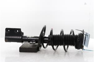 Gebruikte Mac Phersonpoot links-voor Peugeot 308 (F3/FB/FH/FM/FP) 1.2 12V PureTech 130 Prijs € 105,00 Margeregeling aangeboden door Snuverink Autodemontage