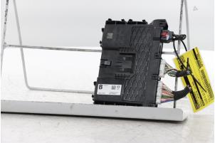 Gebruikte Computer Diversen Renault Captur II (RJB) 1.6 E-Tech 145 Prijs € 181,50 Inclusief btw aangeboden door Snuverink Autodemontage