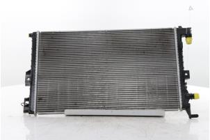 Gebruikte Radiateur Renault Captur II (RJB) 1.6 E-Tech 145 Prijs € 199,65 Inclusief btw aangeboden door Snuverink Autodemontage