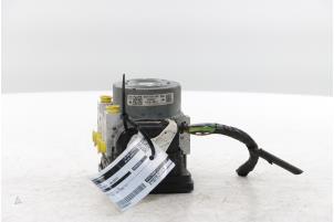 Gebruikte ABS Pomp Peugeot 208 I (CA/CC/CK/CL) 1.6 Blue HDi 100 Prijs € 80,00 Margeregeling aangeboden door Snuverink Autodemontage