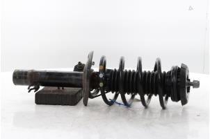 Gebruikte Mac Phersonpoot links-voor Peugeot 208 I (CA/CC/CK/CL) 1.6 Blue HDi 100 Prijs € 80,00 Margeregeling aangeboden door Snuverink Autodemontage