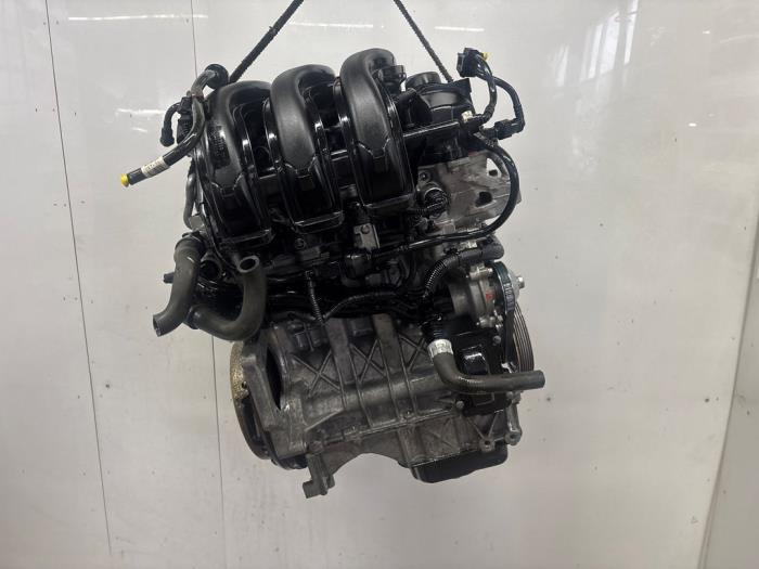 Motor van een Peugeot 208 I (CA/CC/CK/CL) 1.2 Vti 12V PureTech 82 2017