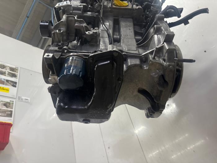 Motor van een Peugeot 208 I (CA/CC/CK/CL) 1.2 Vti 12V PureTech 82 2017