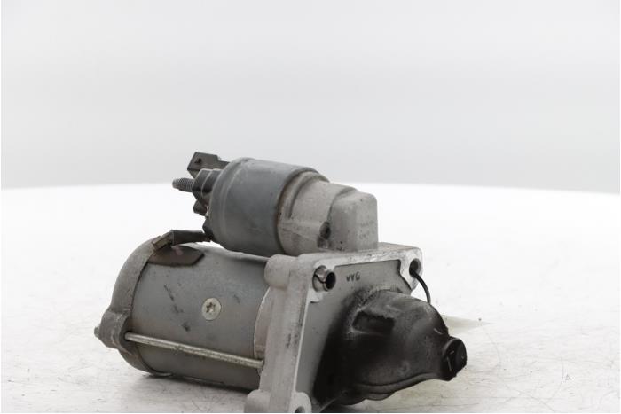 Startmotor van een Opel Vivaro 1.5 CDTI 102 2021