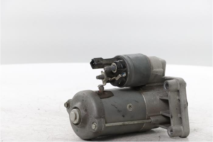 Startmotor van een Opel Vivaro 1.5 CDTI 102 2021
