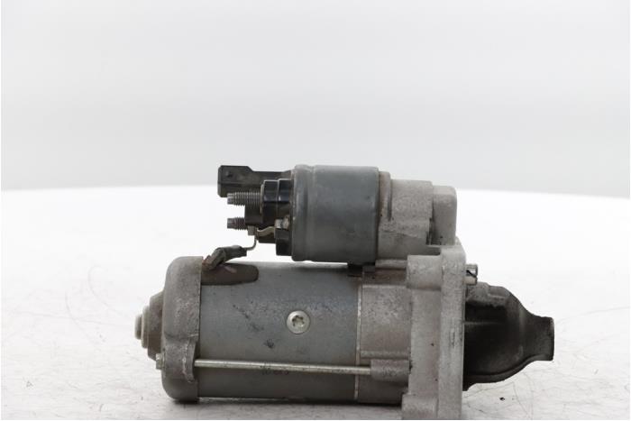 Startmotor van een Opel Vivaro 1.5 CDTI 102 2021