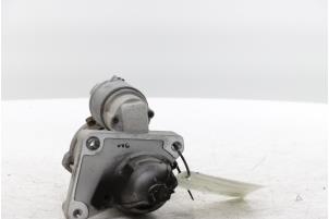 Startmotor van een Opel Vivaro 1.5 CDTI 102 2021