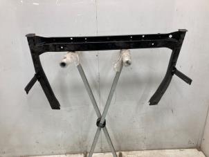 Gebruikte Radiateurbalk Lynk &amp; Co 01 1.5 PHEV Prijs op aanvraag aangeboden door Snuverink Autodemontage