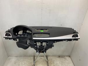 Gebruikte Dashboard Renault Megane III Grandtour (KZ) 2.0 16V TCe 180 Prijs op aanvraag aangeboden door Snuverink Autodemontage