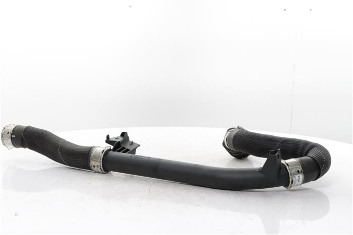 Gebruikte Intercooler Slang Peugeot 3008 III 1.6 16V Plug-in Hybrid 195 Prijs € 66,55 Inclusief btw aangeboden door Snuverink Autodemontage
