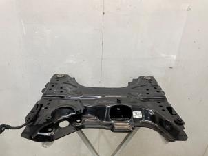 Gebruikte Subframe Peugeot 3008 III 1.6 16V Plug-in Hybrid 195 Prijs op aanvraag aangeboden door Snuverink Autodemontage