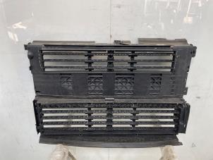 Gebruikte Luchtgeleider Peugeot 408 1.2 Hybrid 136 Prijs € 195,00 Margeregeling aangeboden door Snuverink Autodemontage