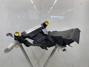 Gebruikte Intercooler Peugeot 408 1.2 Hybrid 136 Prijs € 55,00 Margeregeling aangeboden door Snuverink Autodemontage