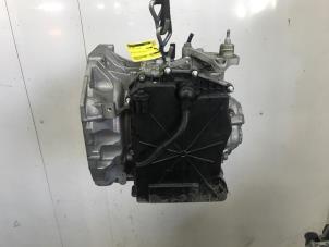 Gebruikte Automaatbak Renault Trafic (1FL/2FL/3FL/4FL) 2.0 dCi 16V 150 Prijs op aanvraag aangeboden door Snuverink Autodemontage