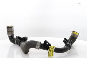 Gebruikte Intercooler Slang Renault Master III (MA/MB/MC/MD/MH/MF/MG/MH) 2.3 dCi 135 16V FWD Prijs op aanvraag aangeboden door Snuverink Autodemontage