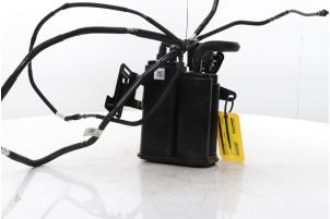 Gebruikte Koolstoffilter Renault Clio V (RJAB) 1.6 E-Tech 145 16V Prijs € 80,00 Margeregeling aangeboden door Snuverink Autodemontage