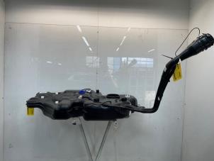 Gebruikte Tank Renault Clio V (RJAB) 1.6 E-Tech 145 16V Prijs € 190,00 Margeregeling aangeboden door Snuverink Autodemontage