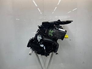 Gebruikte Chaufagebak Renault Trafic (1FL/2FL/3FL/4FL) 2.0 dCi 16V 150 Prijs € 363,00 Inclusief btw aangeboden door Snuverink Autodemontage