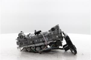 Gebruikte Standenschakelaar automaatbak Citroen C3 Aircross I (2C/2R) 1.2 e-THP PureTech 110 Prijs op aanvraag aangeboden door Snuverink Autodemontage