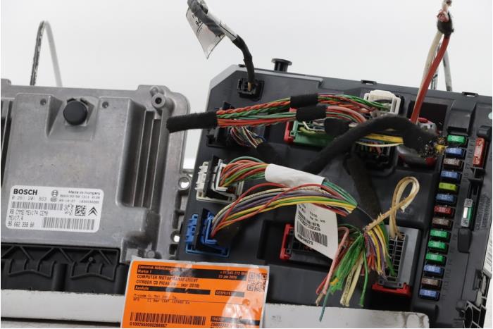 Gebruikte Computer Motormanagement Citroen C3 Picasso (SH) 1.4 16V VTI 95 Prijs € 325,00 Margeregeling aangeboden door Snuverink Autodemontage