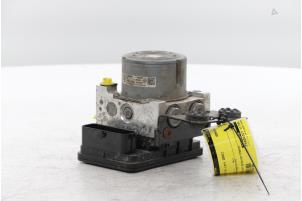 Gebruikte ABS Pomp Renault Trafic (1FL/2FL/3FL/4FL) 2.0 dCi 16V 120 Prijs € 193,60 Inclusief btw aangeboden door Snuverink Autodemontage