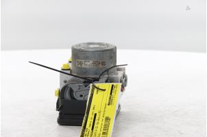 Gebruikte ABS Pomp Renault Trafic (1FL/2FL/3FL/4FL) 2.0 dCi 16V 120 Prijs € 193,60 Inclusief btw aangeboden door Snuverink Autodemontage