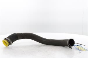 Gebruikte Intercooler Slang Peugeot Expert (V1/VA/VB/VE/VF/VT/VY) 1.5 BlueHDi 120 Prijs € 55,00 Margeregeling aangeboden door Snuverink Autodemontage
