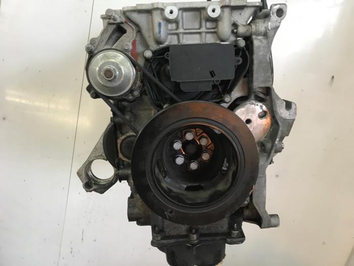 Motor Onderblok van een Peugeot 2008 (CU) 1.2 12V e-THP PureTech 110 2016