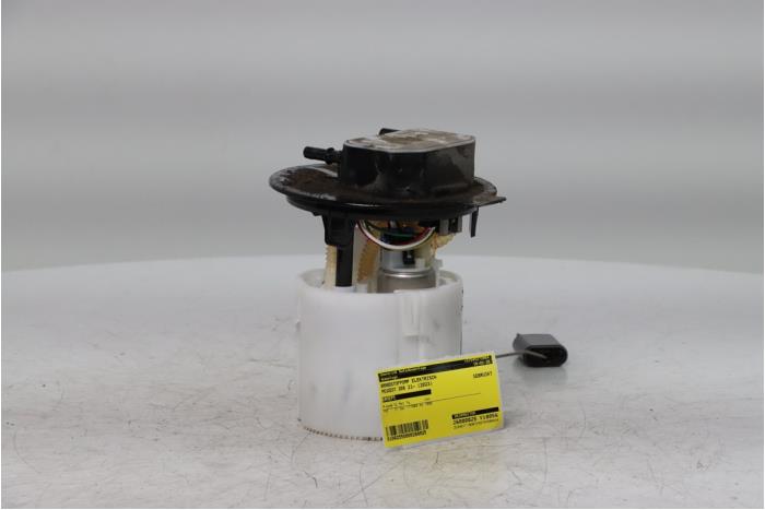 Gebruikte Tank element Pomp Peugeot 308 SW (F4/FC/FN/FR) 1.5 Blue HDi 130 16V Prijs € 105,00 Margeregeling aangeboden door Snuverink Autodemontage