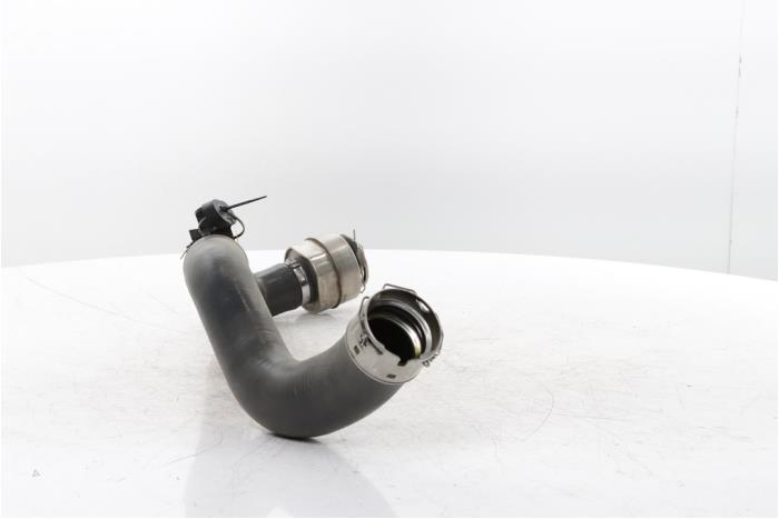 Intercooler Slang van een Renault Arkana (RJLL) 1.3 TCe 140 16V 2021