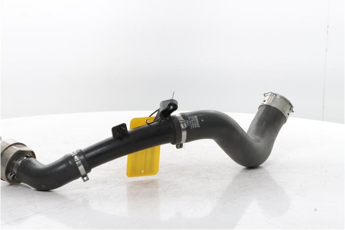 Intercooler Slang van een Renault Arkana (RJLL) 1.3 TCe 140 16V 2021