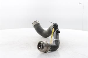 Intercooler Slang van een Renault Arkana (RJLL) 1.3 TCe 140 16V 2021