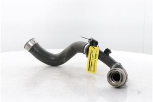 Intercooler Slang van een Renault Arkana (RJLL) 1.3 TCe 140 16V 2021