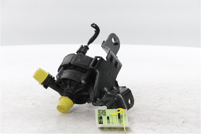 Gebruikte Waterpomp Opel Corsa F (UB/UH/UP) 1.2 Turbo 12V 100 Hybrid Prijs € 90,75 Inclusief btw aangeboden door Snuverink Autodemontage