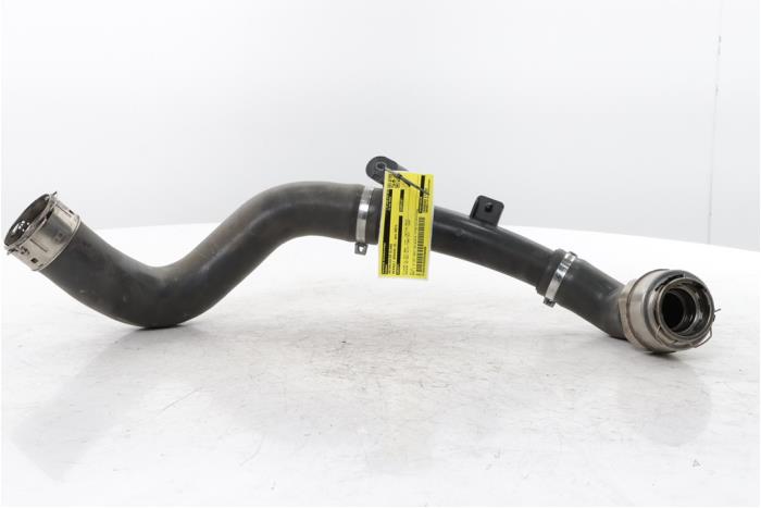 Gebruikte Intercooler Slang Renault Arkana (RJLL) 1.3 Mild Hybrid 160 16V Prijs € 95,00 Margeregeling aangeboden door Snuverink Autodemontage