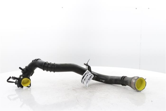 Gebruikte Intercooler Slang Nissan Qashqai (J12) 1.3 DIG-T MHEV 16V Prijs € 85,00 Margeregeling aangeboden door Snuverink Autodemontage
