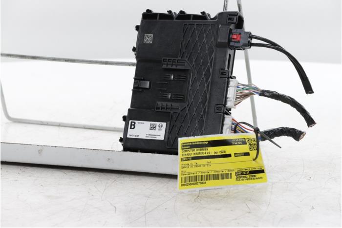 Gebruikte Computer Diversen Renault Master IV E-Tech electric 87 kWh Prijs € 302,50 Inclusief btw aangeboden door Snuverink Autodemontage