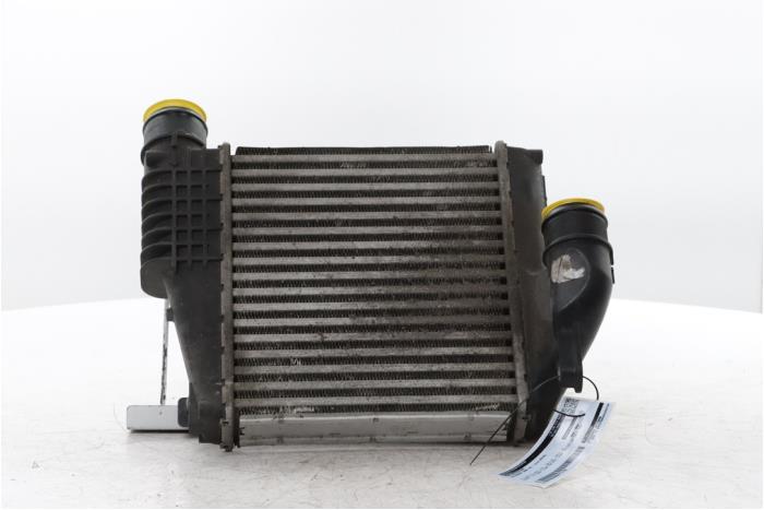 Gebruikte Intercooler Peugeot 308 (L3/L8/LB/LH/LP) 1.2 12V e-THP PureTech 110 Prijs € 55,00 Margeregeling aangeboden door Snuverink Autodemontage