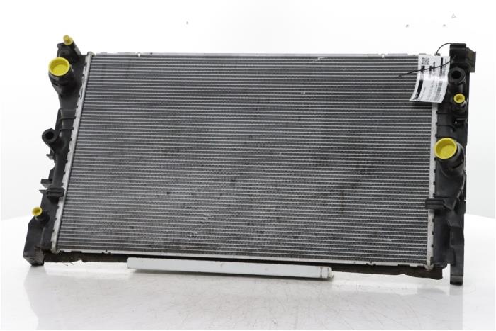 Gebruikte Radiateur BMW 5 serie Touring (G31) 520d Prijs € 272,25 Inclusief btw aangeboden door Snuverink Autodemontage