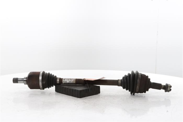 Gebruikte Aandrijfas links-voor Citroen C4 Picasso (3D/3E) 1.2 12V PureTech 130 Prijs € 135,00 Margeregeling aangeboden door Snuverink Autodemontage