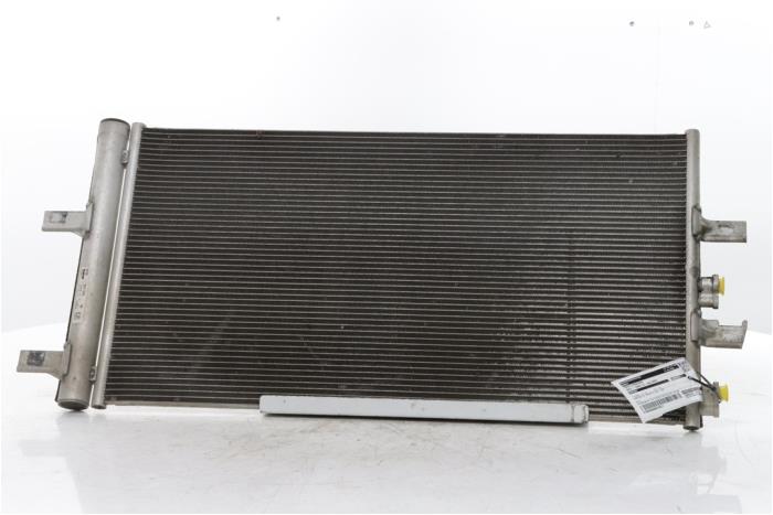 Gebruikte Airco Condensor BMW 1 serie (F40) 118i 1.5 TwinPower 12V Prijs € 95,00 Margeregeling aangeboden door Snuverink Autodemontage
