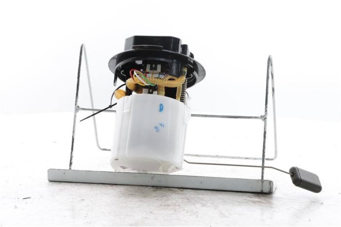 Gebruikte Tank element Pomp Peugeot 408 1.2 12V Hybrid 136 Prijs € 163,35 Inclusief btw aangeboden door Snuverink Autodemontage