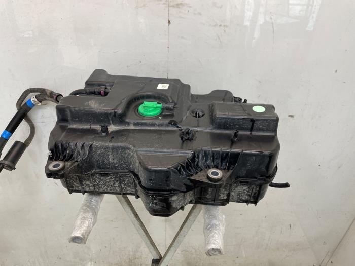 Gebruikte Ureumreservoir Renault Trafic (1FL/2FL/3FL/4FL) 2.0 dCi 16V 170 Prijs € 272,25 Inclusief btw aangeboden door Snuverink Autodemontage