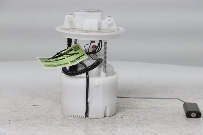 Gebruikte Tank element Pomp Opel Grandland (OV64) 1.2 Turbo 12V Hybrid 136 Prijs € 135,00 Margeregeling aangeboden door Snuverink Autodemontage