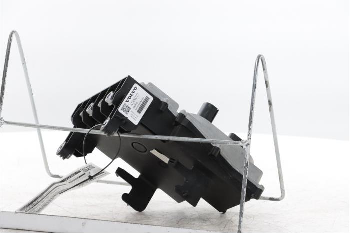 Gebruikte Computer Diversen Volvo S60 III (ZS) 2.0 T4 16V Prijs € 50,00 Margeregeling aangeboden door Snuverink Autodemontage