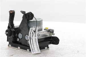 ABS Pomp van een Volvo S60 III (ZS) 2.0 T4 16V 2020