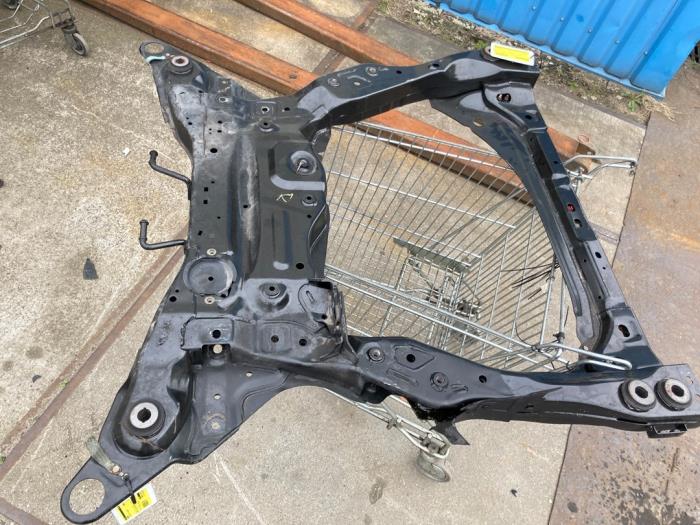 Gebruikte Subframe Volvo S60 III (ZS) 2.0 T4 16V Prijs € 300,00 Margeregeling aangeboden door Snuverink Autodemontage